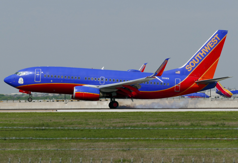 Photo of N906WN - Southwest Airlines Boeing 737-700 at AUS on AeroXplorer Aviation Database