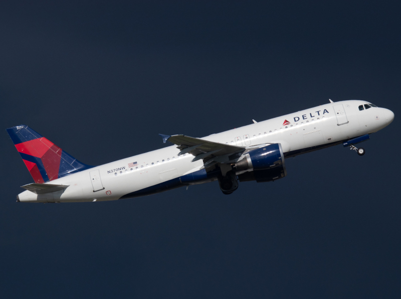 Photo of N370NW - Delta Airlines Airbus A320 at TPA on AeroXplorer Aviation Database