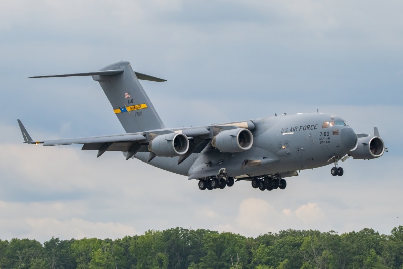 Photo of 07-7180 - USAF - United States Air Force Boeing C-17 Globemaster III at DOV on AeroXplorer Aviation Database