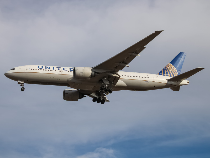 Photo of N78013 - United Airlines Boeing 777-200ER at IAD on AeroXplorer Aviation Database