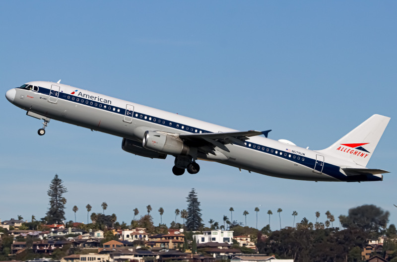 Photo of N579UW - American Airlines Airbus A321-200 at SAN on AeroXplorer Aviation Database