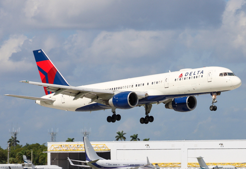 Photo of N683DA - Delta Airlines Boeing 757-200 at FLL on AeroXplorer Aviation Database
