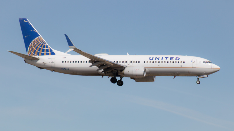 Photo of N27246 - United Airlines Boeing 737-800 at BOI on AeroXplorer Aviation Database