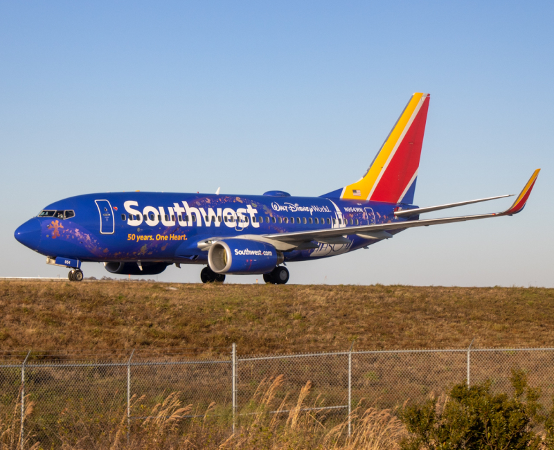 Photo of N954WN - Southwest Airlines Boeing 737-700 at MCO on AeroXplorer Aviation Database