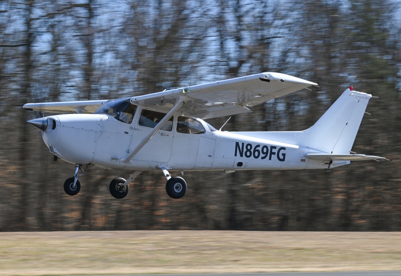Photo of N869FG - PRIVATE Cessna 172 at N14 on AeroXplorer Aviation Database