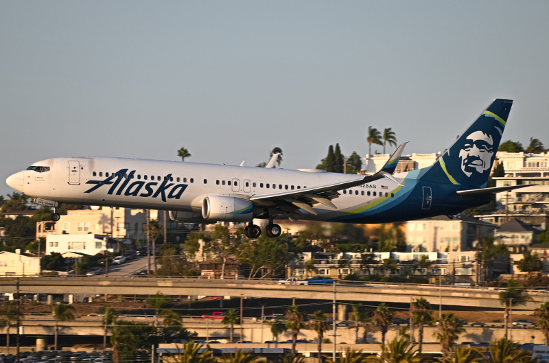 Photo of N428AS - Alaska Airlines Boeing 737-900ER at SAN on AeroXplorer Aviation Database