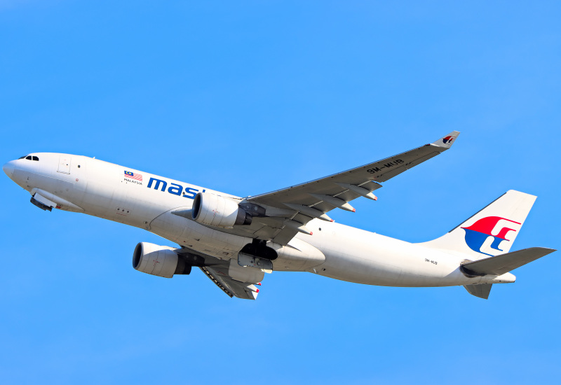 Photo of 9M-MUB - Malaysia Airlines Airbus A330-200 at HKG on AeroXplorer Aviation Database