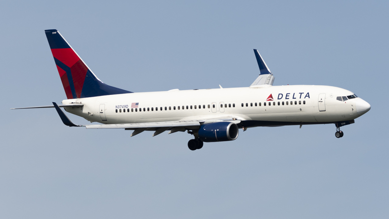 Photo of N3749D - Delta Airlines Boeing 737-800 at DCA on AeroXplorer Aviation Database