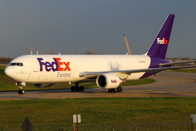 Photo of N191FE - FedEx Boeing 767-300F at ORD on AeroXplorer Aviation Database