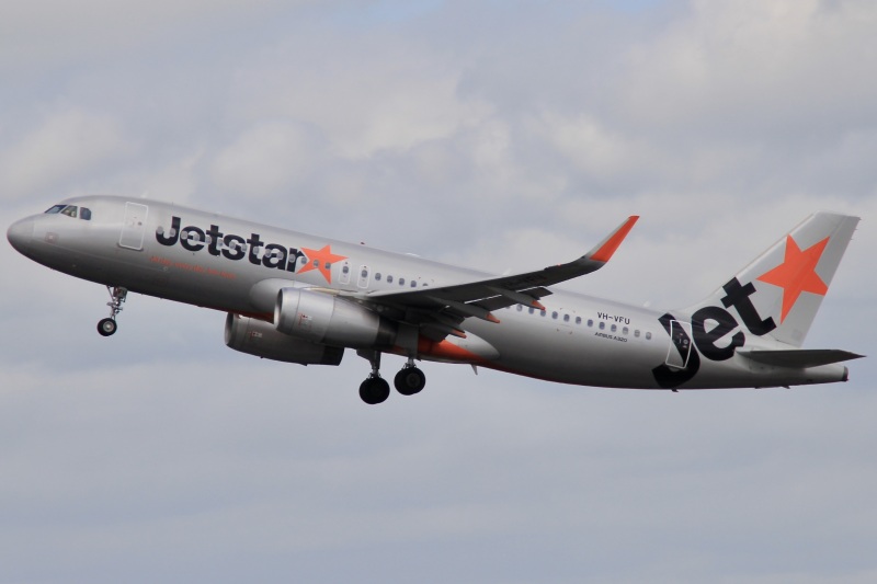 Photo of VH-VFU - JetStar Airways Airbus A320 at AKL on AeroXplorer Aviation Database