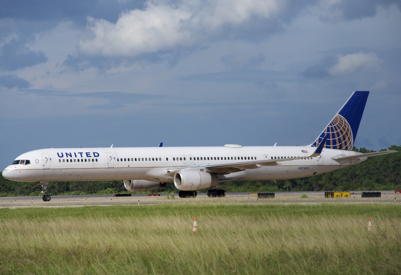 Photo of N57855 - United Airlines Boeing 757-300 at MCO on AeroXplorer Aviation Database