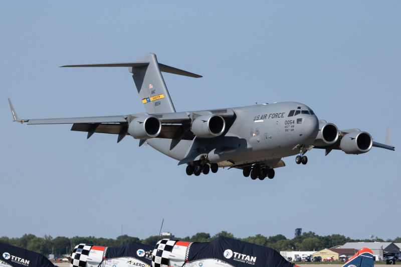 Photo of 98-0054 - USAF - United States Air Force Boeing C-17 Globemaster III at OSH on AeroXplorer Aviation Database