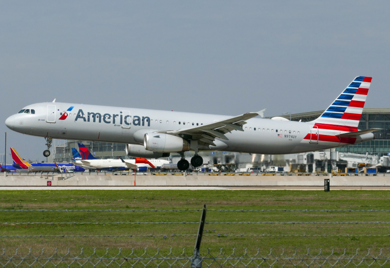 Photo of N974UY - American Airlines Airbus A321-200 at AUS on AeroXplorer Aviation Database