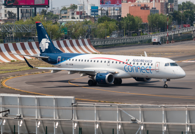 Photo of XA-AEM - Aeromexico Connect Embraer E190 at MEX on AeroXplorer Aviation Database