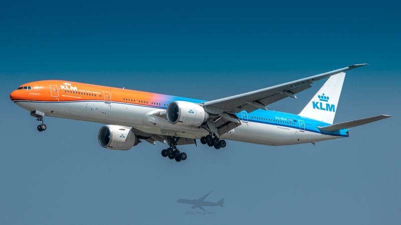 Photo of PH-BVA - KLM Boeing 777-300ER at SIN on AeroXplorer Aviation Database