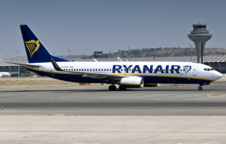 Photo of EI-EBV - RyanAir Boeing 737-800 at MAD on AeroXplorer Aviation Database