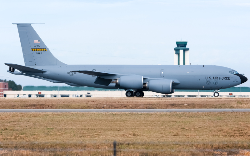 Photo of 57-1487 - USAF - United States Air Force Boeing KC-135 Stratotanker at SAV on AeroXplorer Aviation Database