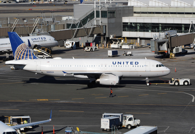 Photo of N485UA - United Airlines Airbus A320-232 at EWR on AeroXplorer Aviation Database