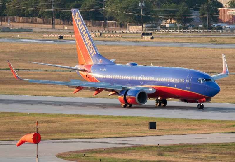Photo of N401WN - Southwest Airlines Boeing 737-700 at SAT on AeroXplorer Aviation Database