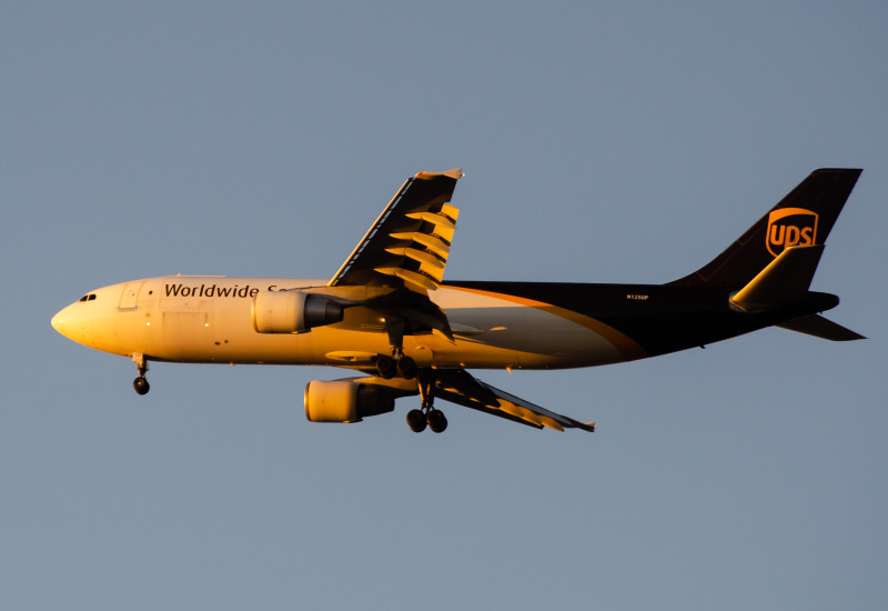 Photo of N125UP - United Parcel Service Airbus A300F-600 at PHX on AeroXplorer Aviation Database