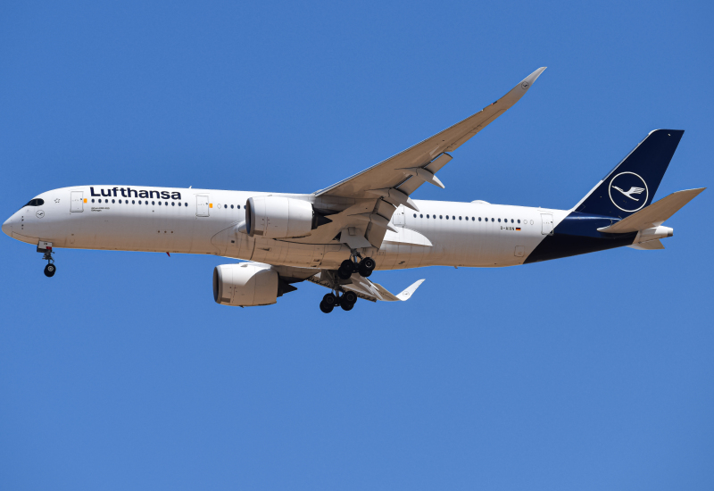 Photo of D-AIXN - Lufthansa Airbus A350-900 at DEN on AeroXplorer Aviation Database