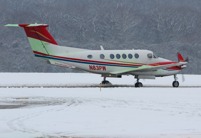 Photo of N83PW - PRIVATE  Beechcraft B200 Super King Air at LUK on AeroXplorer Aviation Database
