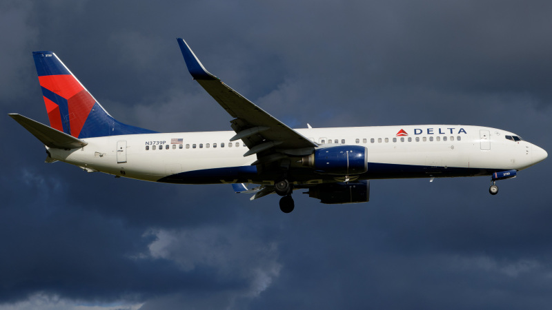 Photo of N3739P - Delta Airlines Boeing 737-800 at TPA on AeroXplorer Aviation Database