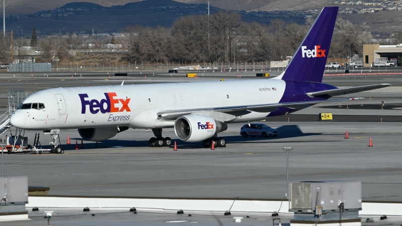 Photo of N787FD - FedEx Boeing 757-200F at RNO on AeroXplorer Aviation Database