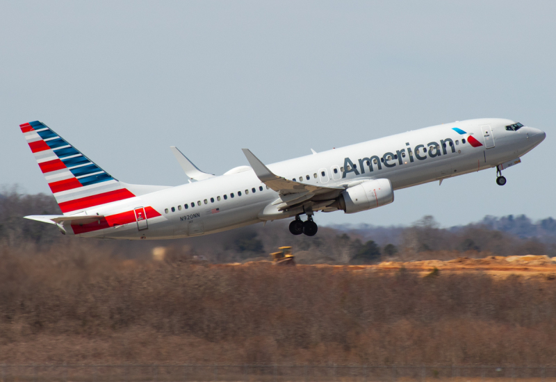 Photo of N920NN - American Airlines Boeing 737-800 at CLT on AeroXplorer Aviation Database