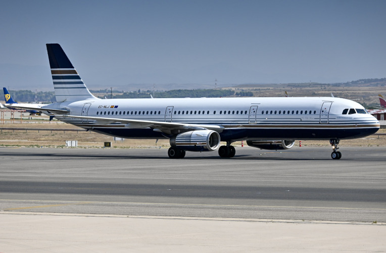 Photo of EC-NLJ - Privilege Style Airbus A321-200 at MAD on AeroXplorer Aviation Database