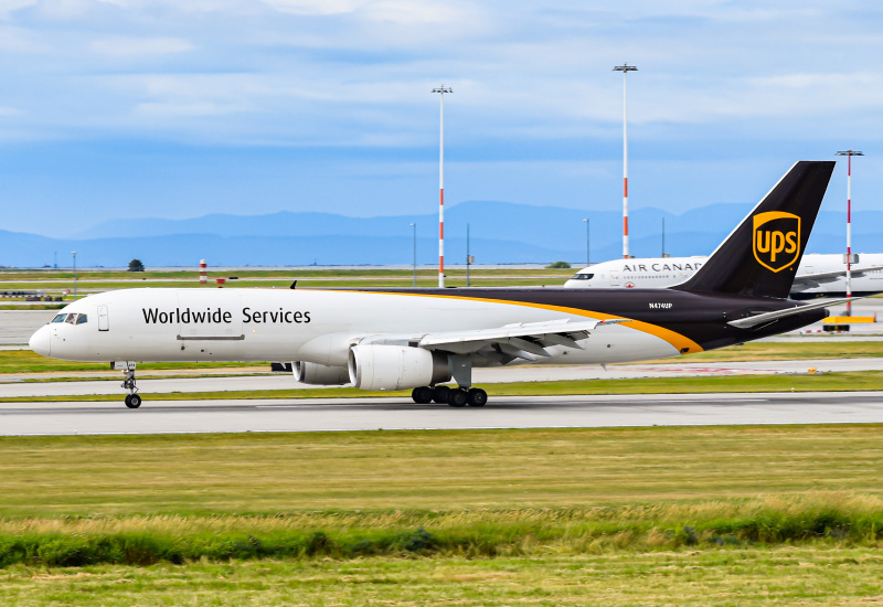 Photo of N474UP - United Parcel Service Boeing 757-200 at YVR on AeroXplorer Aviation Database