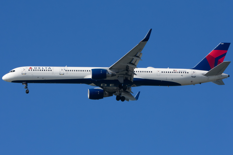Photo of N587NW - Delta Airlines Boeing 757-300 at SFO on AeroXplorer Aviation Database