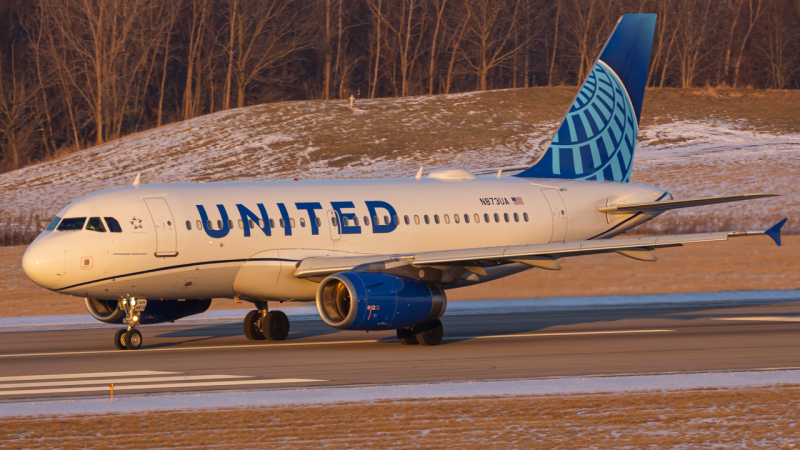 Photo of N873UA - United Airlines Airbus A320 at CMH on AeroXplorer Aviation Database