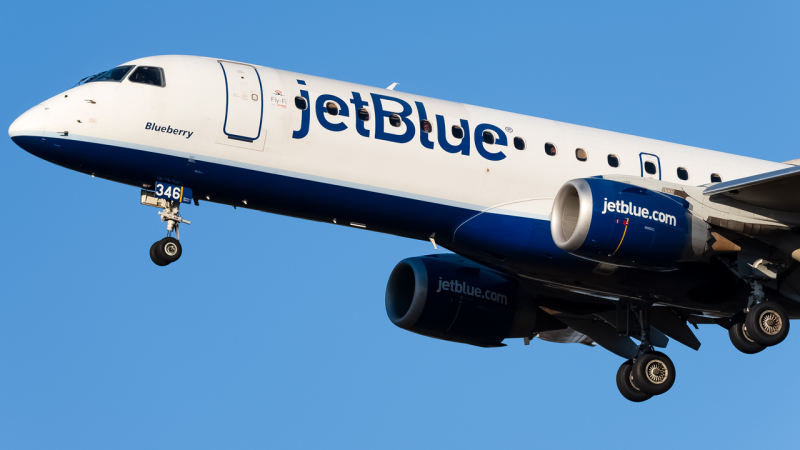 Photo of N346JB - JetBlue Airways Embraer E190 at SAV on AeroXplorer Aviation Database
