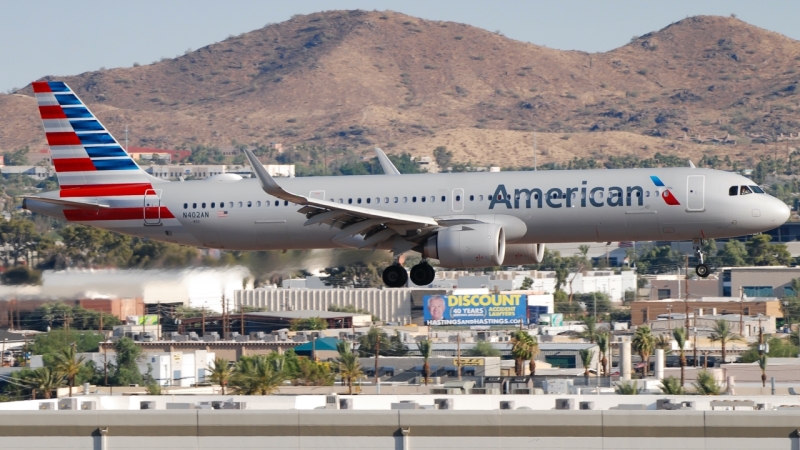 Photo of N402AN - American Airlines Airbus A321NEO at PHX on AeroXplorer Aviation Database