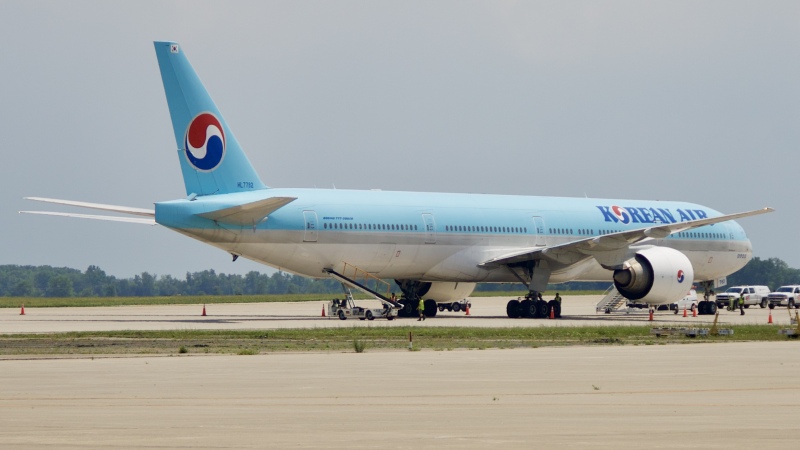Photo of HL7782 - Korean Air Boeing 777-300ER at LCK on AeroXplorer Aviation Database