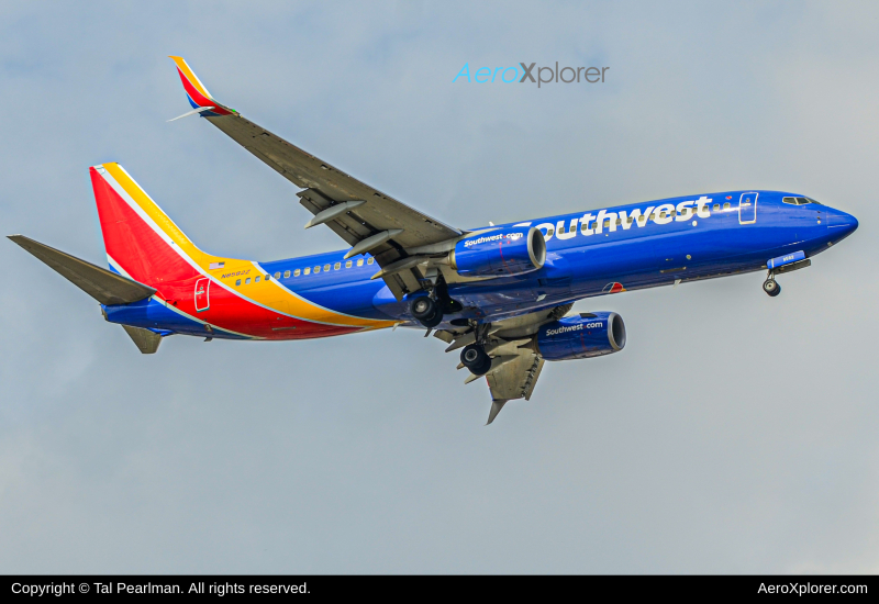 Photo of N8582Z - Southwest Airlines Boeing 737-800 at BWI on AeroXplorer Aviation Database