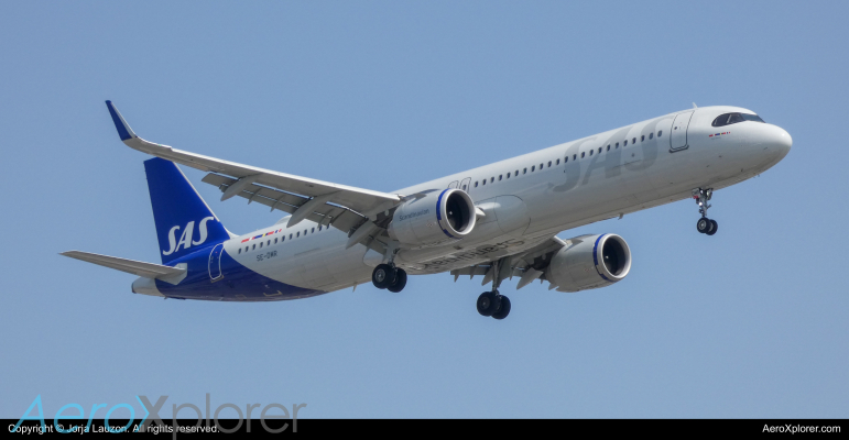 Photo of SE-DMR - Scandinavian Airlines Airbus A321LR at YYZ on AeroXplorer Aviation Database