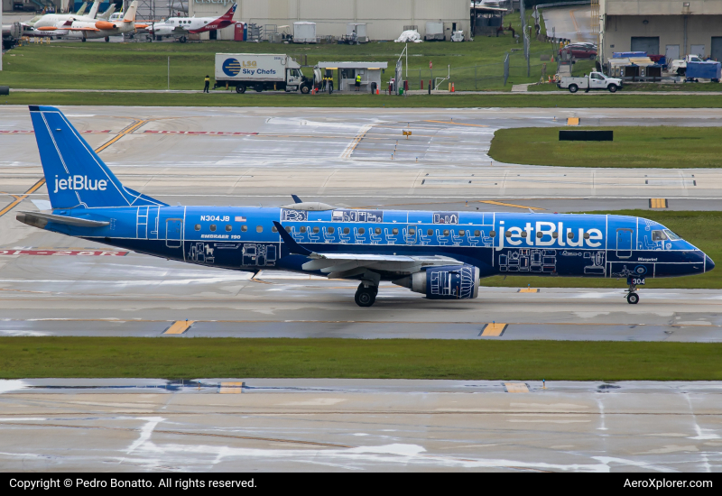 Photo of N304JB - JetBlue Airways Embraer E190 at FLL on AeroXplorer Aviation Database