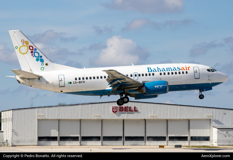 Photo of C6-BFD - Bahamasair Boeing 737-500 at FLL on AeroXplorer Aviation Database