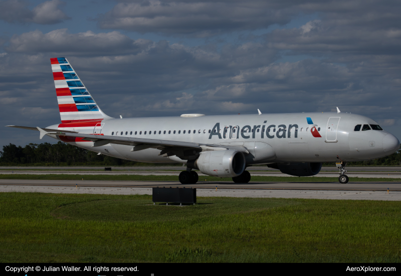 Photo of N125UW - American Airlines Airbus A320 at MCO on AeroXplorer Aviation Database