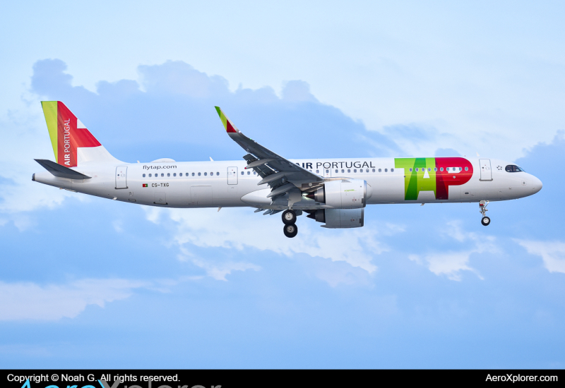 Photo of CS-TXG - TAP Air Portugal Airbus A321NEO at YYZ on AeroXplorer Aviation Database