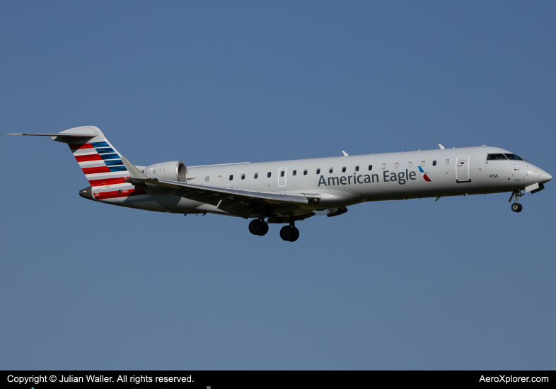 Photo of N705PS - American Eagle Mitsubishi CRJ-700 at CLT on AeroXplorer Aviation Database