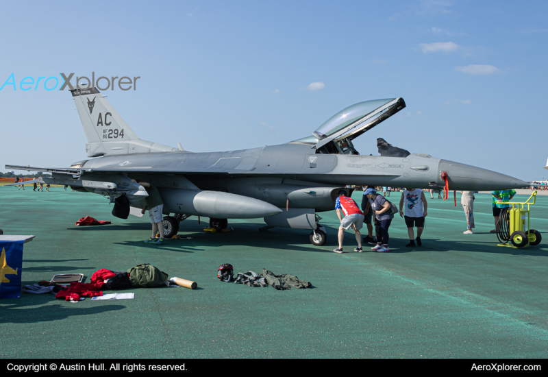 Photo of 86-0294 - Air National Guard General Dynamics F-16 Fighting Falcon at DAY on AeroXplorer Aviation Database