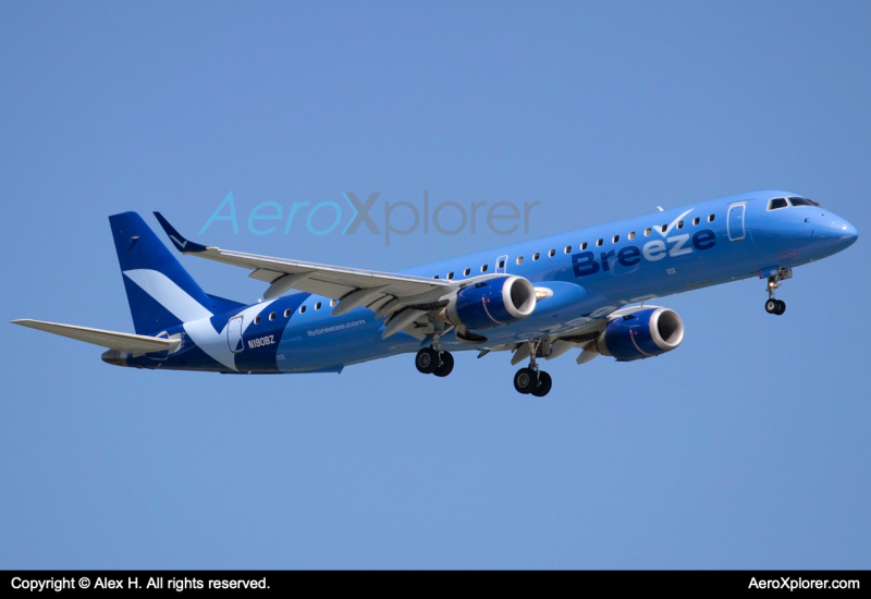 Photo of N190BZ - Breeze Airways Embraer E195 at BDL on AeroXplorer Aviation Database