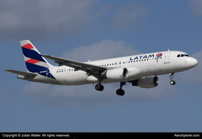 Photo of CC-BAU - LATAM Airbus A320 at MIA on AeroXplorer Aviation Database