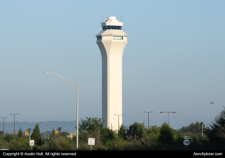 (KSDF) Airport Photo by Austin Hull | AeroXplorer Photo Database