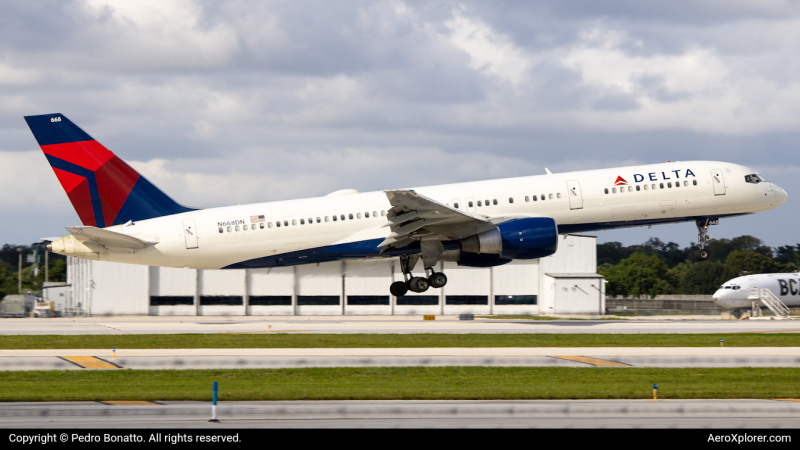 Photo of N668DN - Delta Airlines Boeing 757-200 at FLL on AeroXplorer Aviation Database