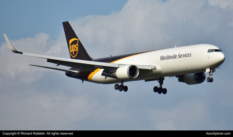 Photo of N323UP - United Parcel Service Boeing 767-300F at MCO on AeroXplorer Aviation Database