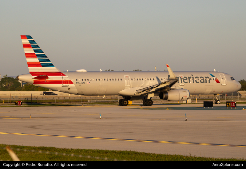 Photo of N933AM - American Airlines Airbus A321-200 at FLL on AeroXplorer Aviation Database